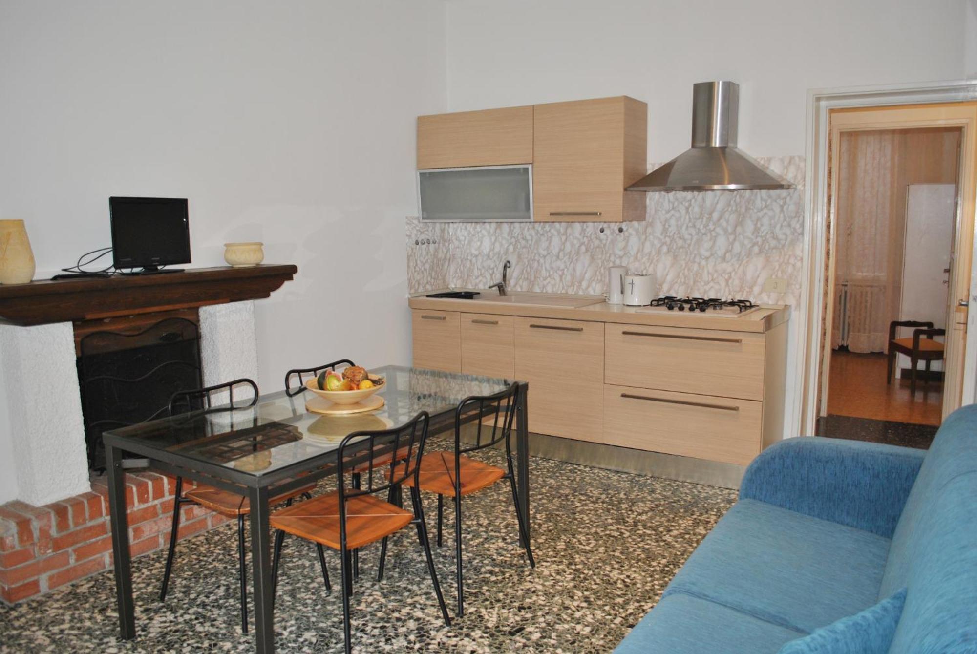 The Romantic Village House - Apartments With Lake View Colonno Exterior photo