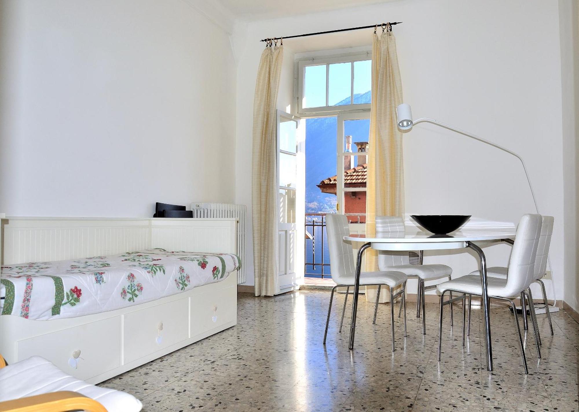 The Romantic Village House - Apartments With Lake View Colonno Exterior photo